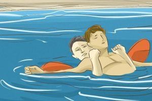 Bé trai học bơi suýt đuối nước khi bất ngờ nhảy xuống hồ